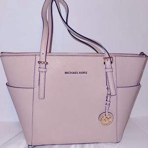 🌸Pink blush color Michael Kors purse🌸